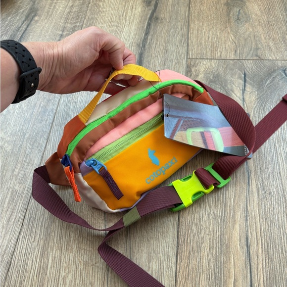NEW Cotopaxi Del Dia Colorful Fanny Hip Pack Crossbody Running Small NWT - Picture 9 of 13
